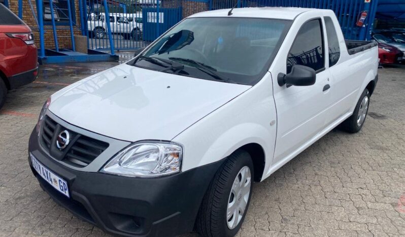 
								2023 NISSAN NP200 1.6 full									