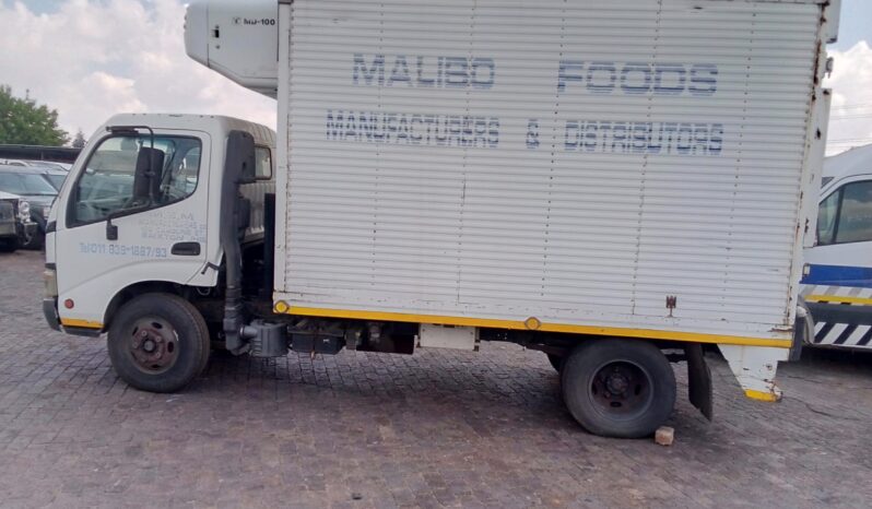 
								2005 TOYOTA DYNA full									