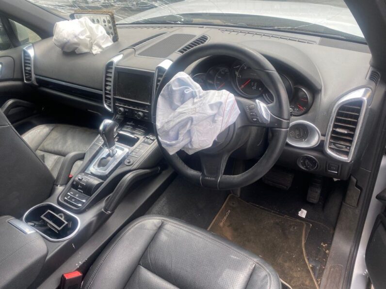 
								2012 PORSCHE CAYENNE full									