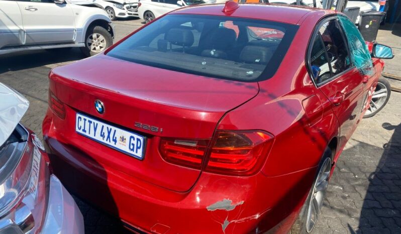 
								2012 BMW 328i (F30) full									