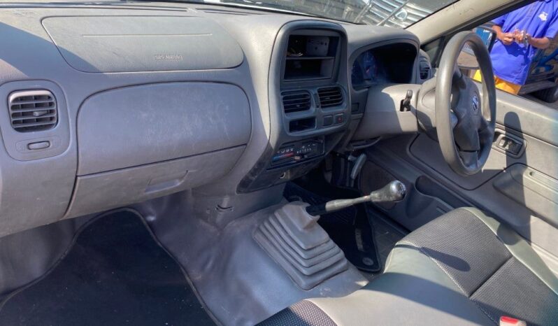 
								2020 NISSAN HARDBODY NP300 2.5TD full									