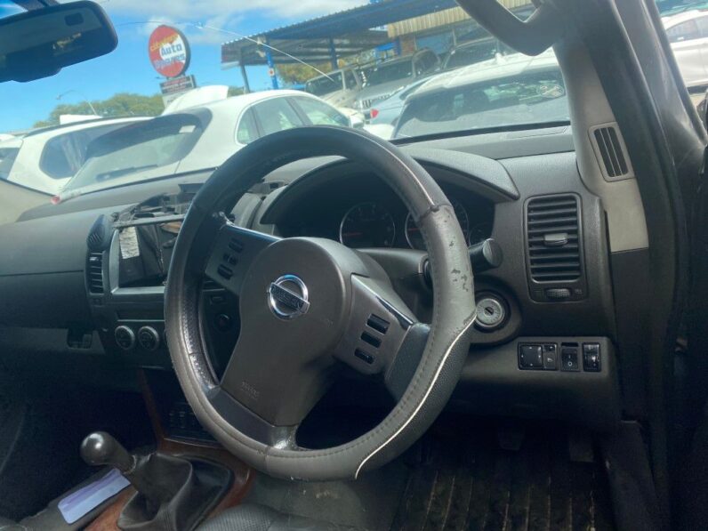 
								2006 NISSAN PATHFINDER 2.5 DCi full									