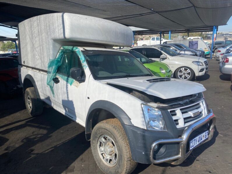 
								2012 ISUZU KB300 D TEQ LE full									