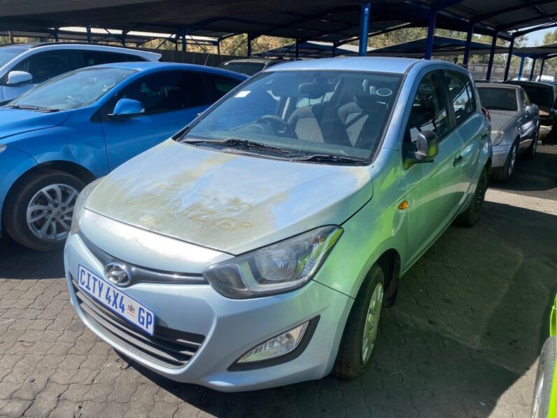
								2013 HYUNDAI i20 1.4 full									