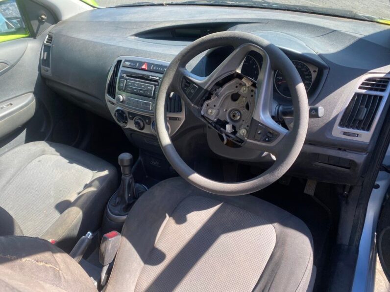 
								2013 HYUNDAI i20 1.4 full									