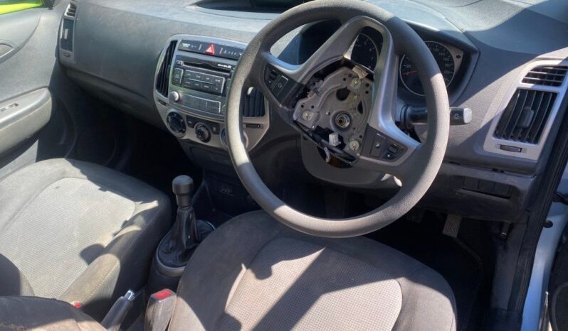 
								2013 HYUNDAI i20 1.4 full									