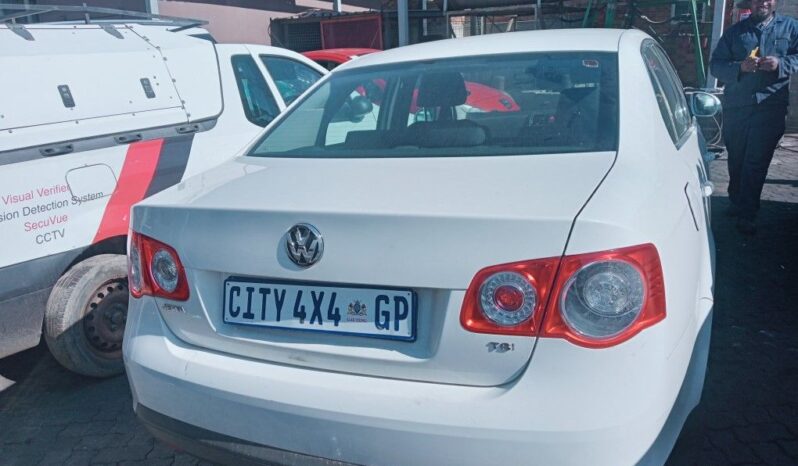 
								2010 VW JETTA 1.4 TSi full									