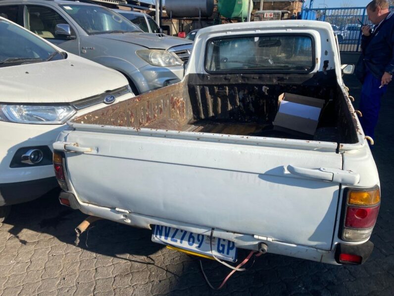 
								2001 NISSAN 1400 full									
