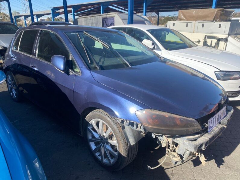 
								2014 VW GOLF VII 1.4 TSI HIGHLIN full									