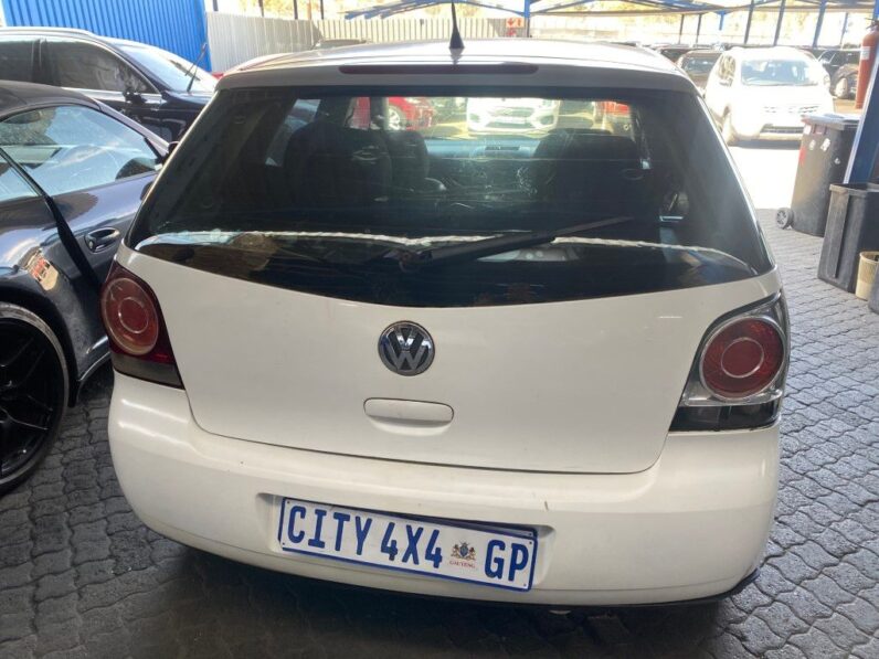 
								2012 VW POLO full									