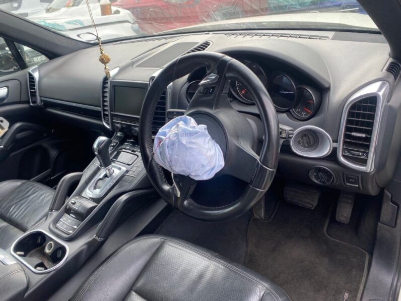 
								2011 PORSCHE CAYENNE full									