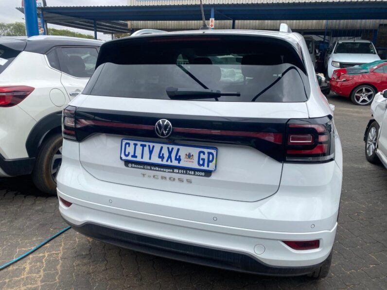 
								2021 VW T CROSS 1.5 TSi full									