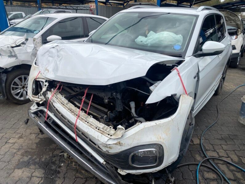 
								2021 VW T CROSS 1.5 TSi full									