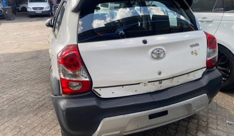 
								2015 TOYOTA ETIOS CROSS 1.5 XS full									