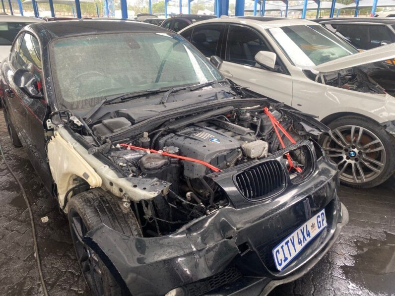 
								2010 BMW 125i full									