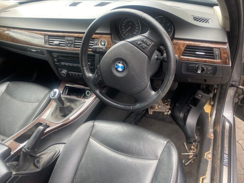 
								2009 BMW 323i full									