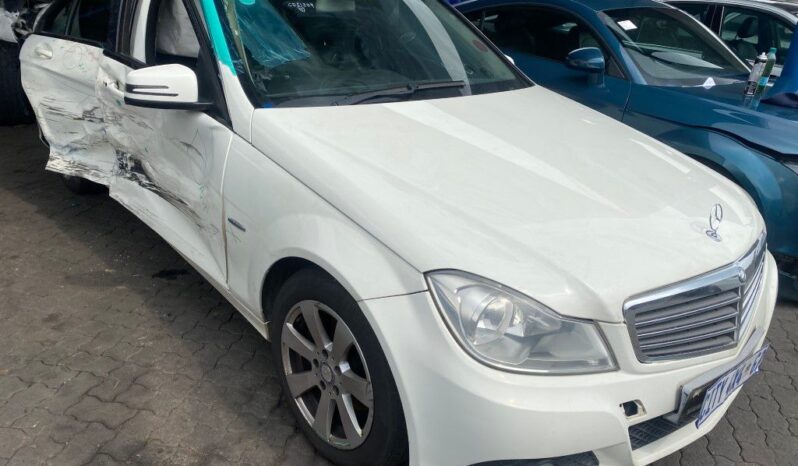 
								2012 MERCEDES BENZ C200 CGi full									