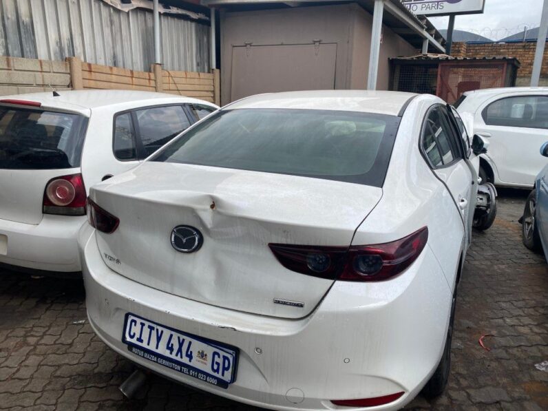 
								2020 MAZDA 3 full									