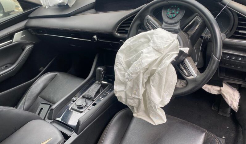 
								2020 MAZDA 3 full									