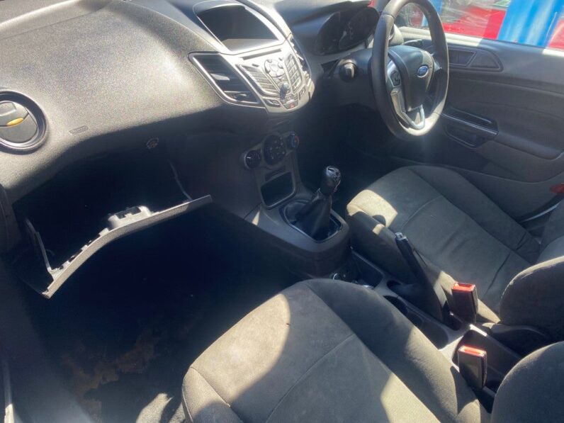 
								2015 FORD FIESTA full									