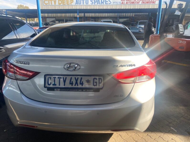 
								2015 HYUNDAI ELANTRA full									
