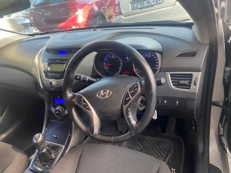 
								2015 HYUNDAI ELANTRA full									