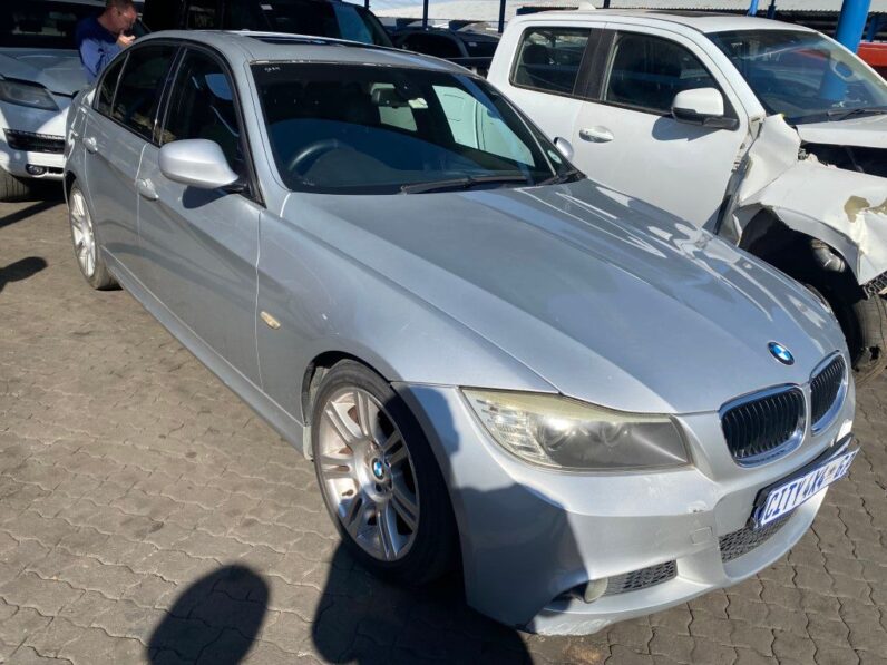 
								2009 BMW 320i full									