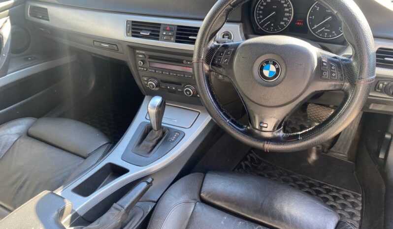 
								2009 BMW 320i full									