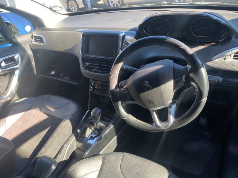 
								2018 PEUGEOT 2008 1.2T PURETECH full									