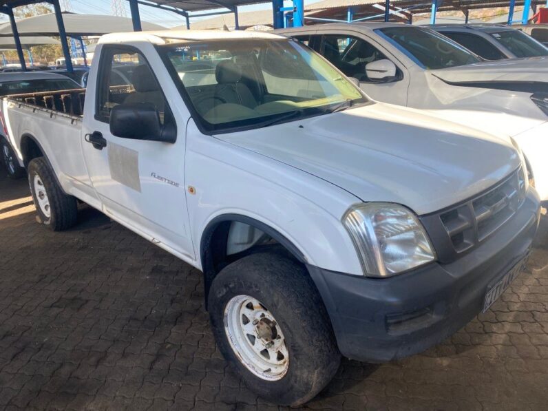 
								2007 ISUZU KB200 full									