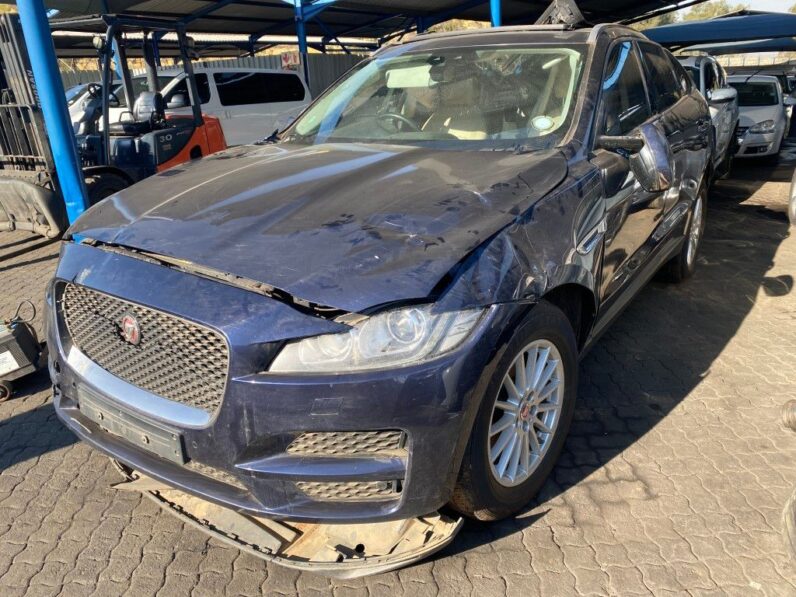 
								2017 JAGUAR F PACE full									