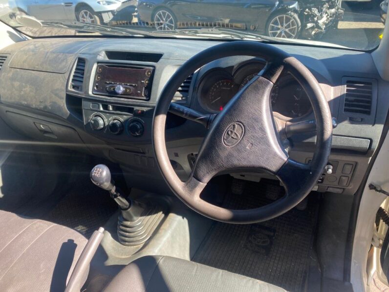 
								2015 TOYOTA HILUX 2.0 VVTI S/C full									