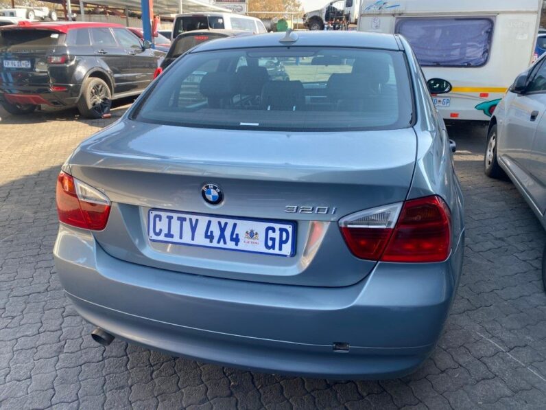 
								2006 BMW 320i full									