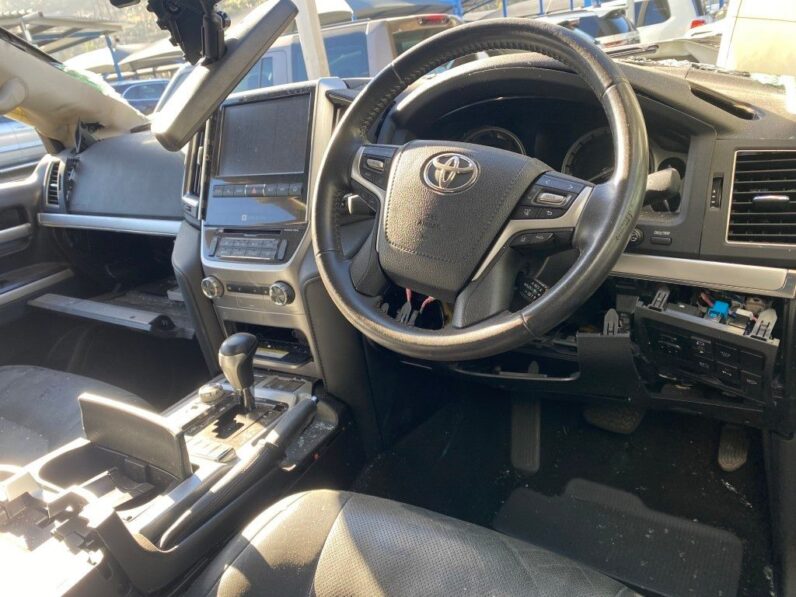 
								2020 TOYOTA LAND CRUISER full									