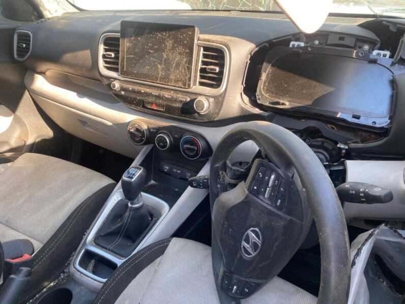 
								2023 HYUNDAI VENUE 1.0 TGDI full									