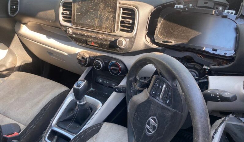 
								2023 HYUNDAI VENUE 1.0 TGDI full									