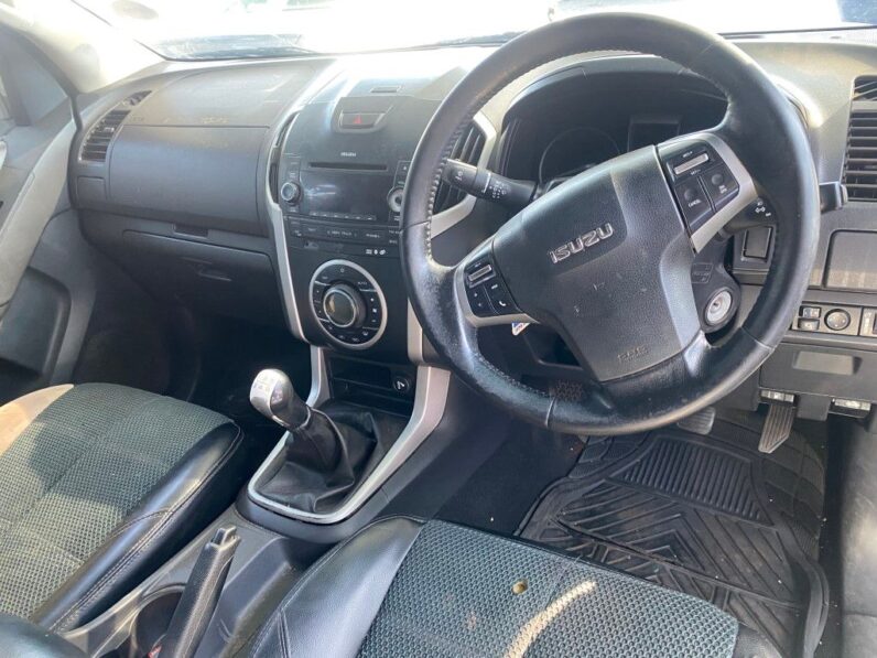 
								2014 ISUZU KB300 D TEQ LX full									