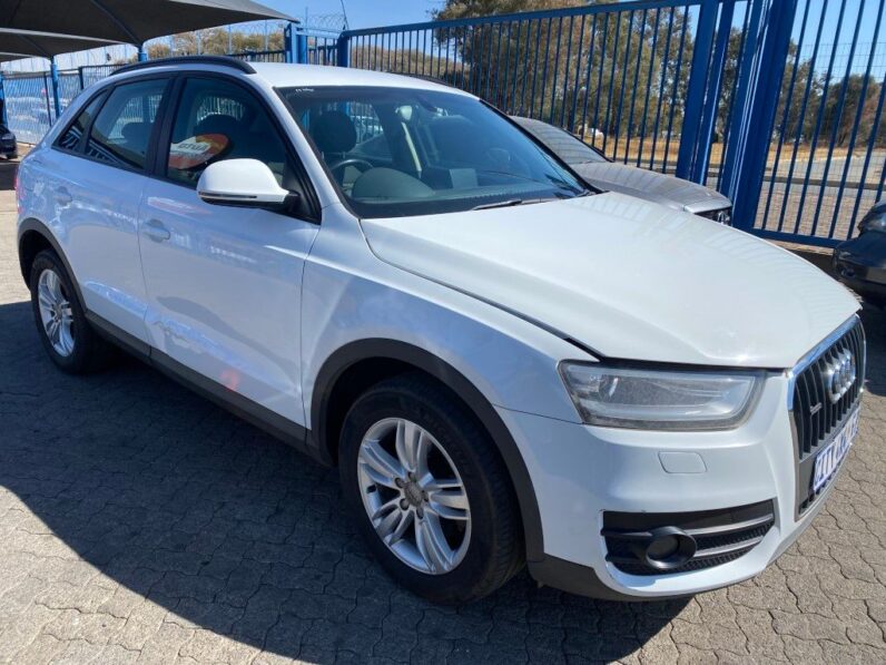 
								2013 AUDI Q3 2.0 TFSi full									