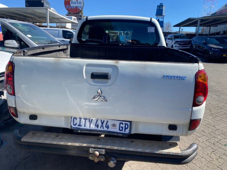 
								2007 MITSUBISHI L200 full									