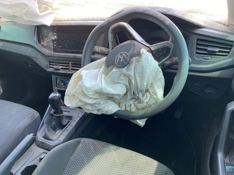 
								2025 VW POLO 1.0 TSI full									