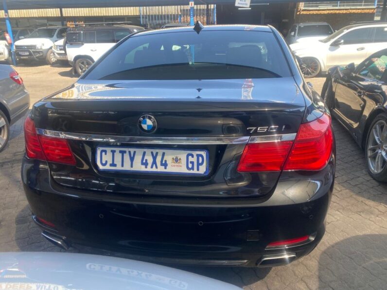 
								2010 BMW 750i full									