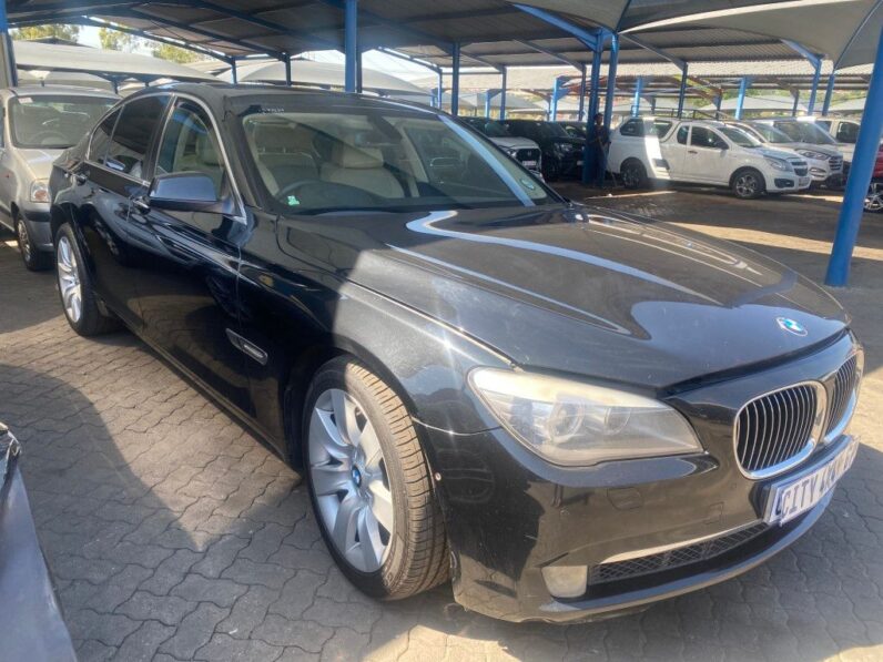 
								2010 BMW 750i full									