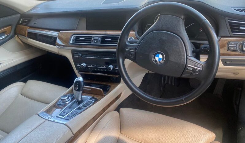 
								2010 BMW 750i full									