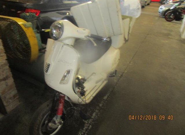 
								2016 VESPA 150 SCOOTER full									