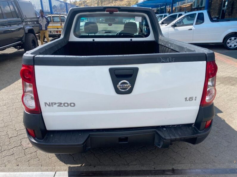
								2017 NISSAN NP200 1.6 P/U full									