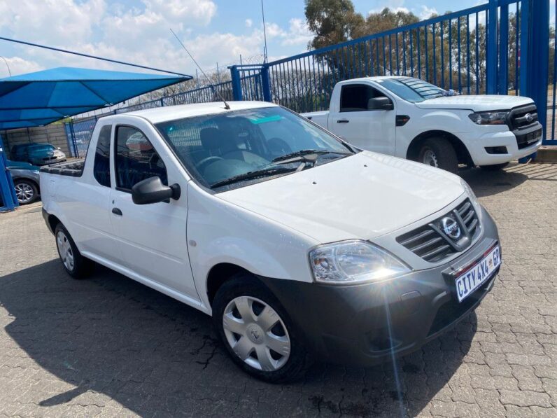 
								2019 NISSAN NP200 full									