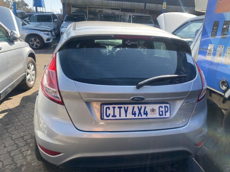 
								2016 FORD FIESTA 1.4 full									