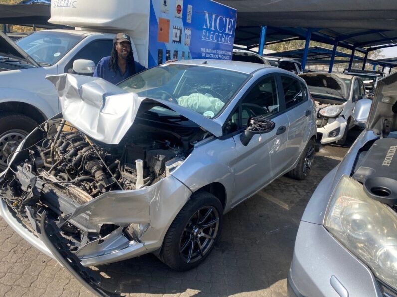 
								2016 FORD FIESTA 1.4 full									