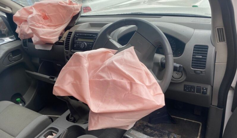 
								2011 NISSAN NAVARA 2.5 dCi XE full									