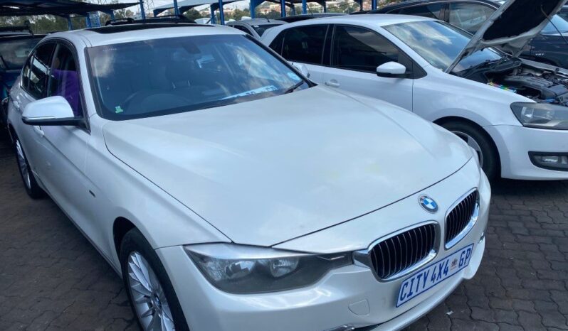 
								2012 BMW 320i full									